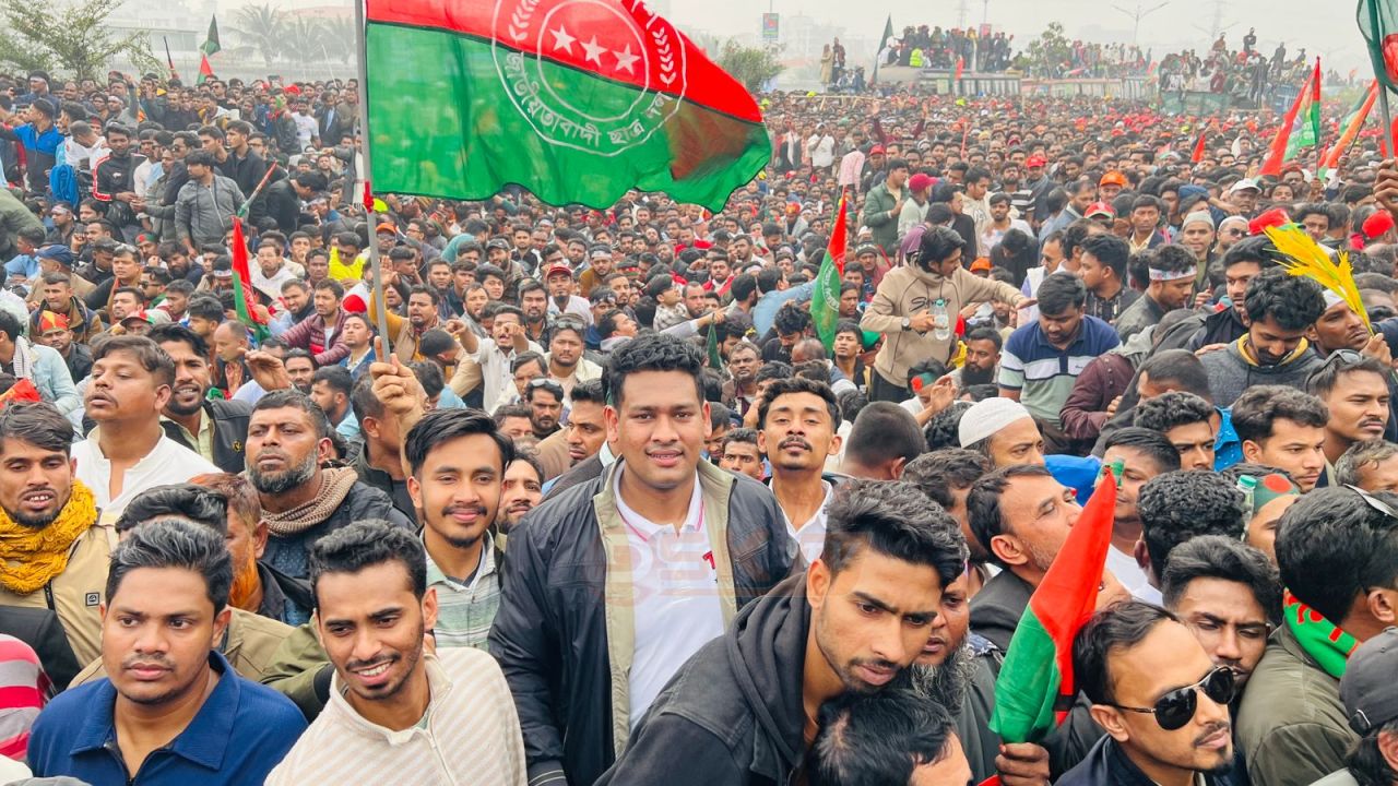 তারেক রহমানের গণসংবর্ধনা শেষে গন্তব্যে ফিরছেন লাখোলাখো মানুষ 