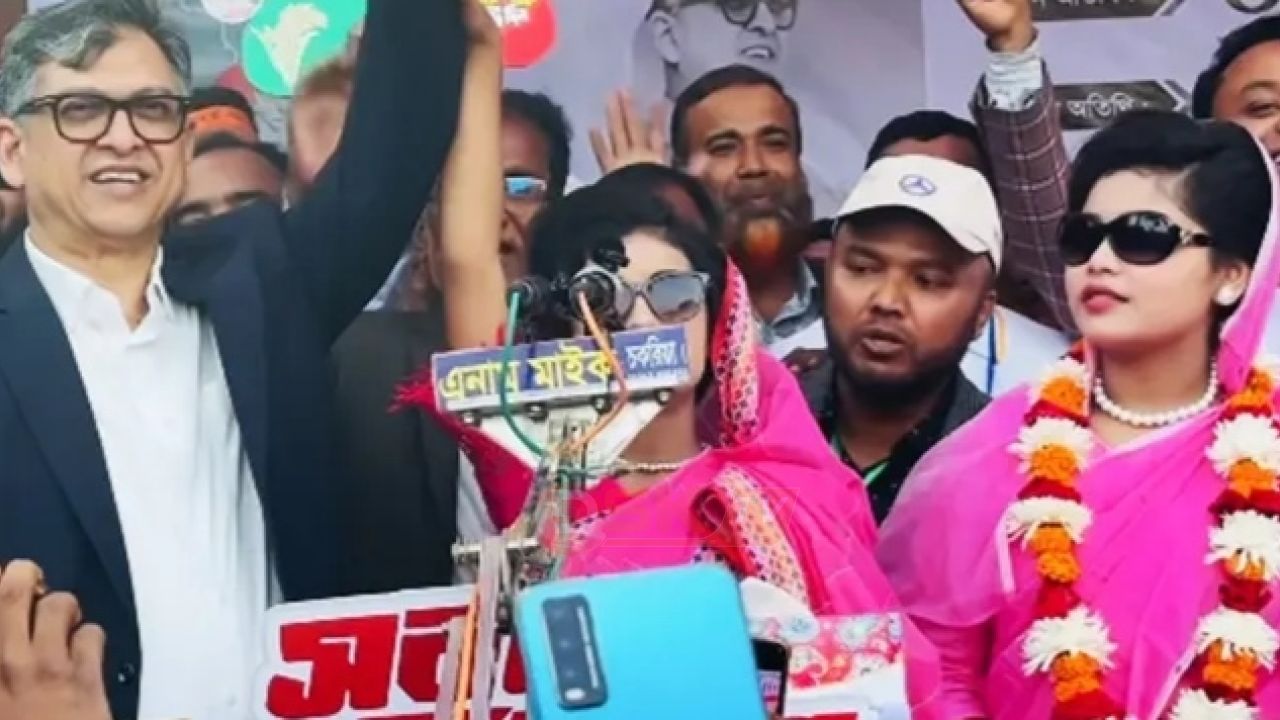 এদেশের মেয়েরা খালেদা জিয়া হতে চায় &mdash;