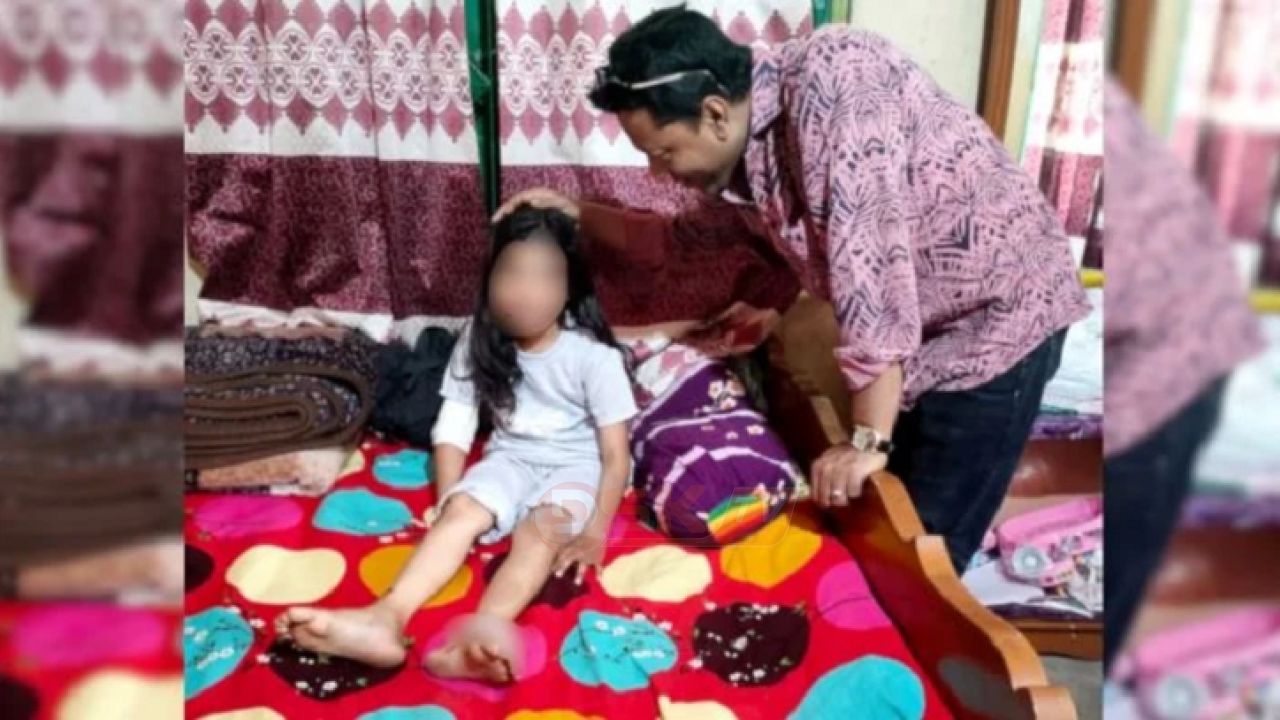 ওমরাহ পালনে গিয়ে বাবা&ndash;মা ও ২ বোনের মৃ'ত্যু, একা ফিরল শিশু ফাইজা