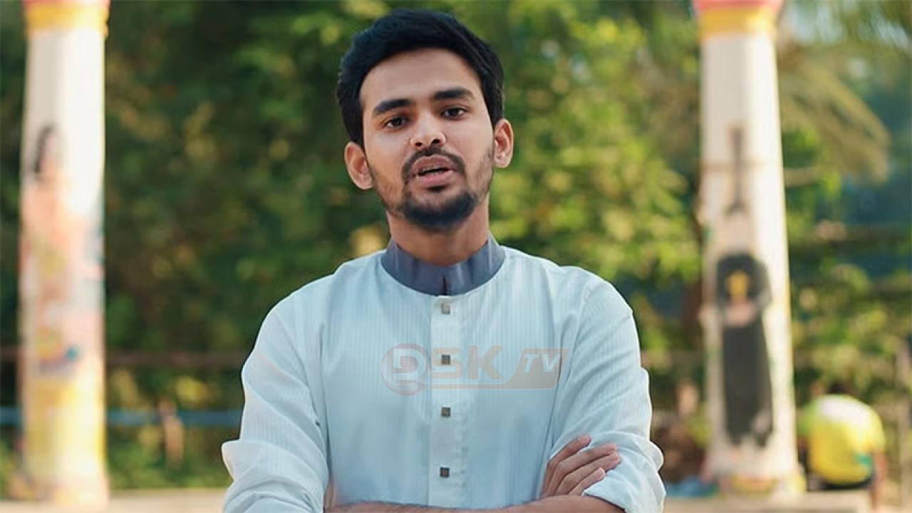 ব্যাংক হিসাব তলবের খবরে মধ্যরাতে আসিফ মাহমুদের স্ট্যাটাস